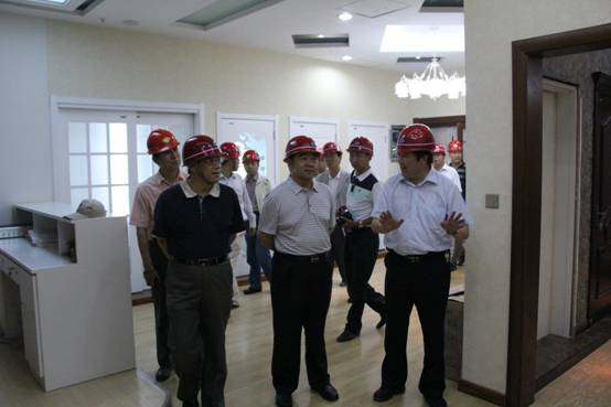 青海省經(jīng)濟(jì)委員會(huì)黨組書記、主任，省國資委  黨委副書記、副主任吳海昆實(shí)地考察物產(chǎn)集團(tuán)重點(diǎn)項(xiàng)目