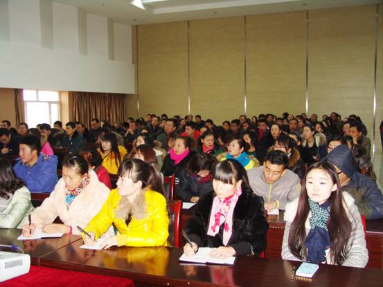 內(nèi)強(qiáng)個(gè)人素質(zhì)，外塑企業(yè)形象